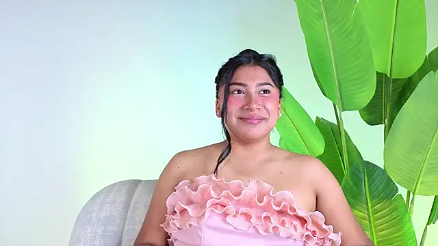 LinnaGardenia online show from May 7, 3:50 pm