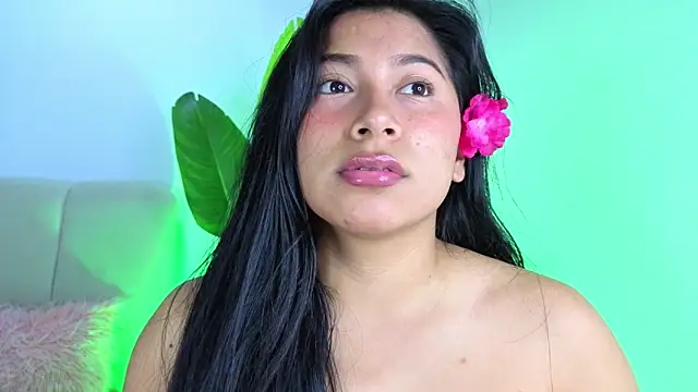 LinnaGardenia online show from May 8, 6:46 pm