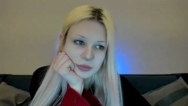 Snapshot of sashakiss99 chatting on December 22, 1:33 pm sashakiss99 online show from December 22, 1:33 pm
