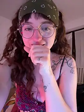 Snapshot of _foxygirl_ chatting on March 16, 10:53 pm foxygirl online show from March 16, 10:53 pm