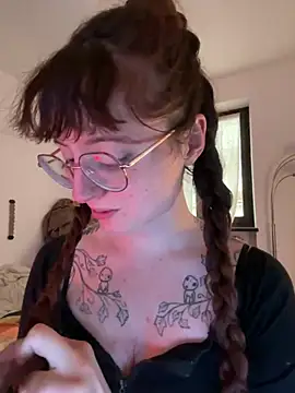 Snapshot of _foxygirl_ chatting on March 22, 5:09 pm foxygirl online show from March 22, 5:09 pm