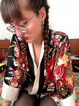 Snapshot of _foxygirl_ chatting on October 5, 9:51 am foxygirl online show from October 5, 9:51 am