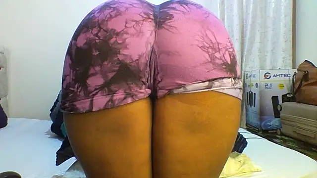 Petitiebooty online show from February 17, 6:54 am