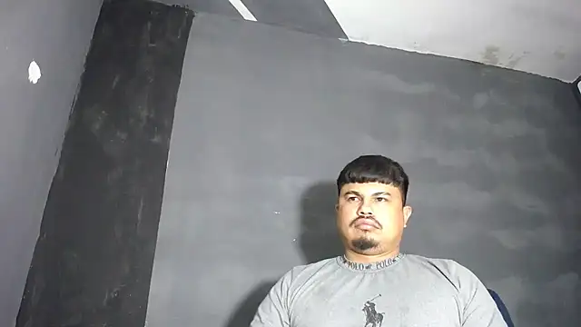 Snapshot of DickMasterfindom chatting on October 16, 3:40 am DickMasterfindom online show from October 16, 3:40 am