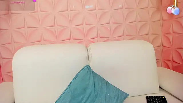 Snapshot of jessymorgan_ chatting on January 24, 3:32 am jessymorgan online show from January 24, 3:32 am