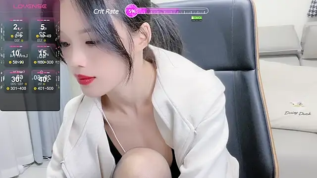 Snapshot of _YouY_ chatting on December 18, 12:07 pm YouY online show from December 18, 12:07 pm