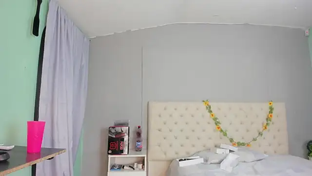 Snapshot of nami_sam01 chatting on February 14, 12:57 pm nami sam01 online show from February 14, 12:57 pm