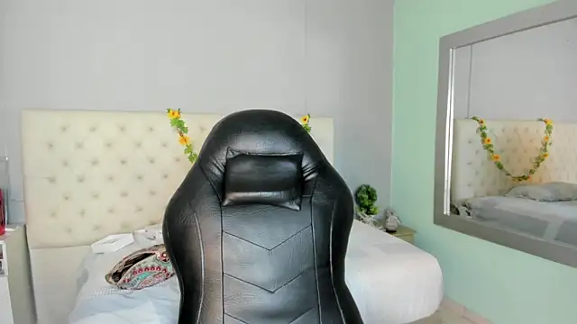 Snapshot of nami_sam01 chatting on March 9, 4:00 pm nami sam01 online show from March 9, 4:00 pm