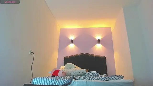 Sofia Clauss  online show from November 3, 9:48 pm