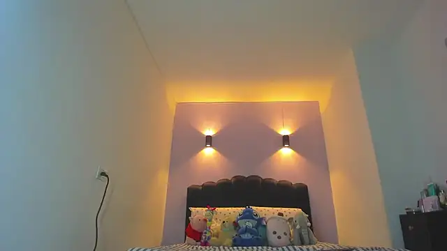 Sofia Clauss  online show from February 17, 4:20 am