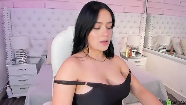 Snapshot of Yaaky_ chatting on February 7, 6:45 pm Yaaky online show from February 7, 6:45 pm