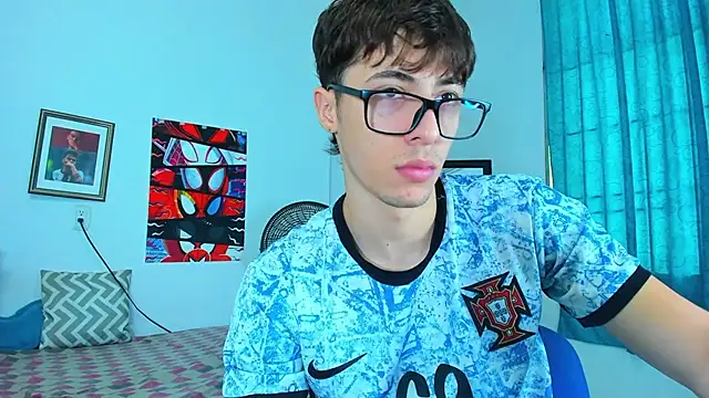 Snapshot of AlessandroDybala chatting on May 28, 12:35 pm AlessandroDybala online show from May 28, 12:35 pm