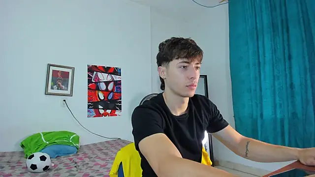 Snapshot of AlessandroDybala chatting on June 16, 12:41 pm AlessandroDybala online show from June 16, 12:41 pm