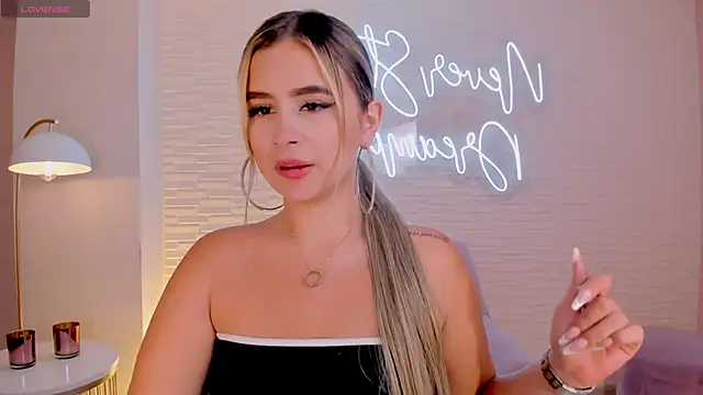 AnnaBrooks1 online show from January 27, 7:24 pm