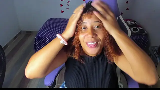 Snapshot of zandra_kiman chatting on February 24, 4:10 am zandra kiman online show from February 24, 4:10 am