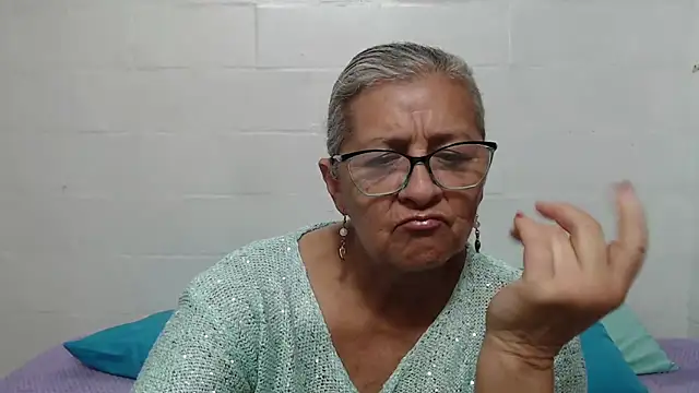 Snapshot of candy_mature_ chatting on September 30, 11:54 pm candy mature online show from September 30, 11:54 pm