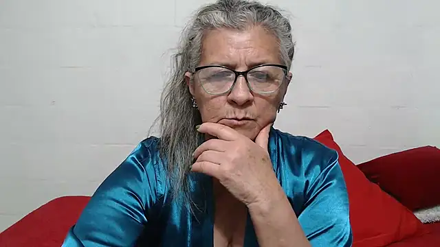 Snapshot of candy_mature_ chatting on October 13, 10:32 pm candy mature online show from October 13, 10:32 pm