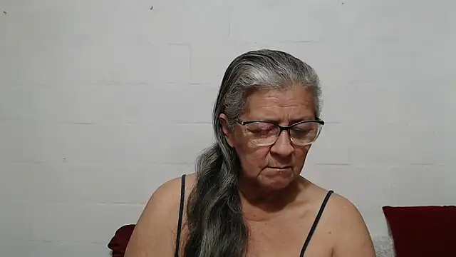 Snapshot of candy_mature_ chatting on October 18, 12:06 pm candy mature online show from October 18, 12:06 pm