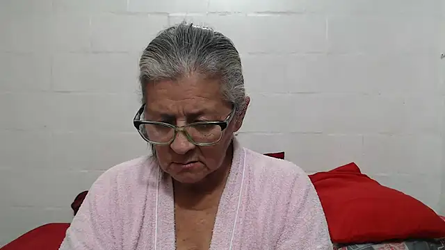 Snapshot of candy_mature_ chatting on October 31, 11:17 pm candy mature online show from October 31, 11:17 pm