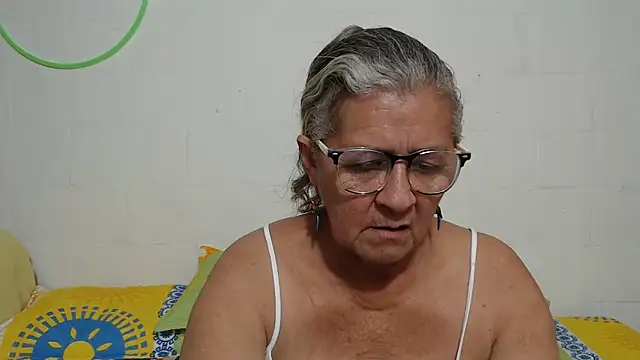 candy mature  online show from February 5, 1:32 am