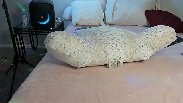 yiauana online show from January 24, 5:32 pm