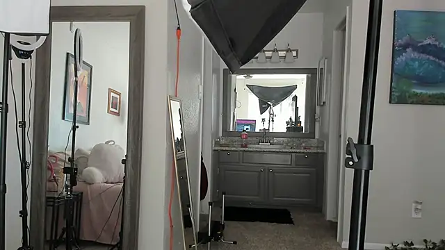 yiauana online show from January 24, 8:32 pm