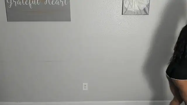 yiauana online show from January 27, 4:30 am