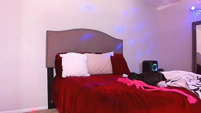 yiauana online show from January 12, 3:39 pm