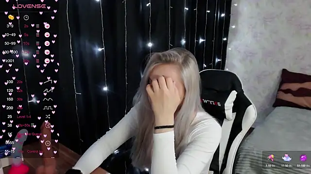 Snapshot of VikaPowers chatting on March 2, 10:38 pm VikaPowers online show from March 2, 10:38 pm