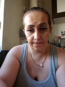 AvaLloyd online show from February 7, 1:22 pm