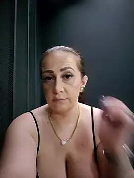 AvaLloyd online show from February 8, 3:52 am