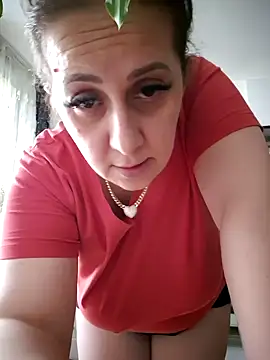 AvaLloyd online show from February 9, 8:22 am