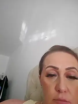 AvaLloyd online show from February 11, 4:13 pm