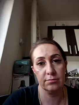 AvaLloyd online show from February 12, 1:06 pm