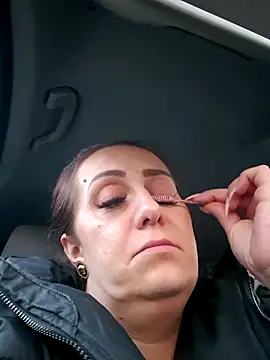 AvaLloyd online show from March 3, 4:03 pm