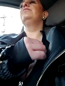 AvaLloyd online show from March 5, 3:29 pm