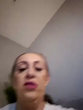 AvaLloyd online show from March 20, 3:45 am