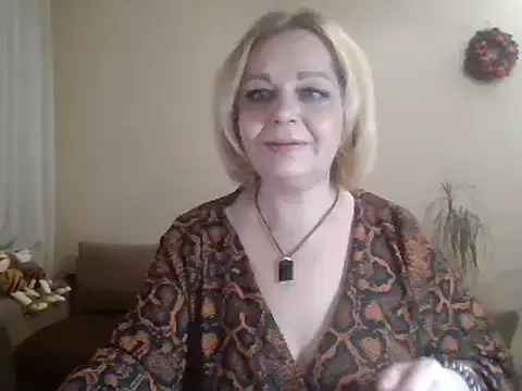 Snapshot of SofiyaPetrova chatting on February 8, 7:38 pm SofiyaPetrova online show from February 8, 7:38 pm