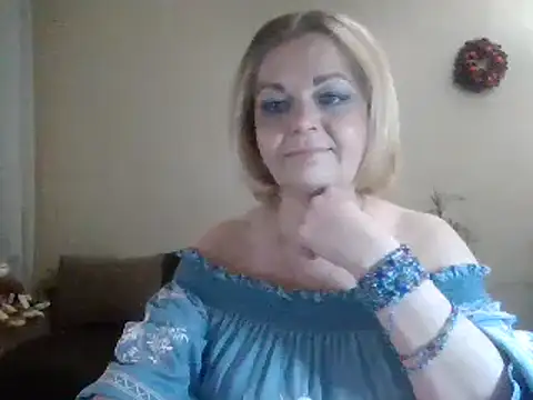 Snapshot of SofiyaPetrova chatting on February 10, 7:17 pm SofiyaPetrova online show from February 10, 7:17 pm