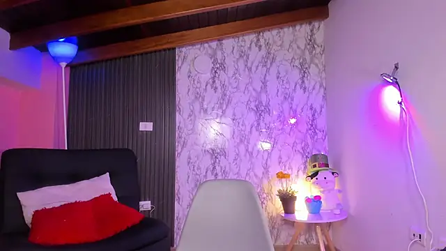 chloe blue online show from October 18, 11:33 am