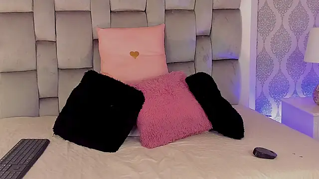 Charlotte  08 online show from September 24, 2:15 am