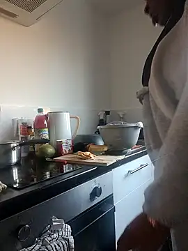 Snapshot of Bali_baddie_x chatting on January 11, 3:31 pm Bali baddie x online show from January 11, 3:31 pm