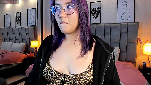 sweet--emily online show from February 5, 7:07 am