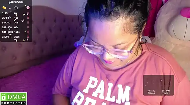 Snapshot of KittyHot20 chatting on February 6, 11:04 pm KittyHot20 online show from February 6, 11:04 pm