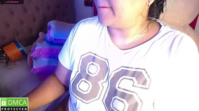 Snapshot of KittyHot20 chatting on March 1, 1:00 am KittyHot20 online show from March 1, 1:00 am