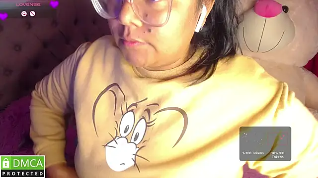 Snapshot of KittyHot20 chatting on November 9, 2:10 am KittyHot20 online show from November 9, 2:10 am