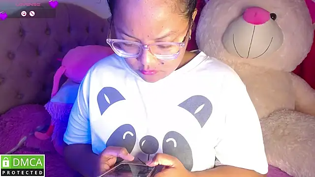 Snapshot of KittyHot20 chatting on November 11, 3:01 pm KittyHot20 online show from November 11, 3:01 pm