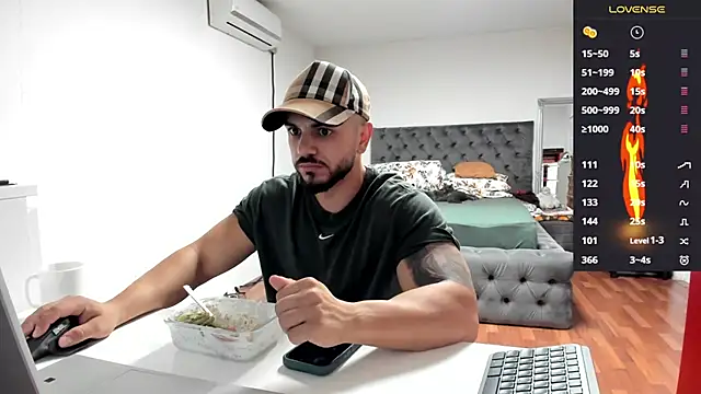 supermanboy94 online show from October 6, 6:55 am