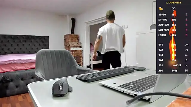 supermanboy94 online show from February 25, 6:34 am