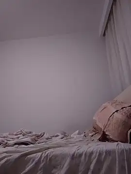 Snapshot of raducelfrumos99 chatting on February 4, 4:13 pm raducelfrumos99 online show from February 4, 4:13 pm